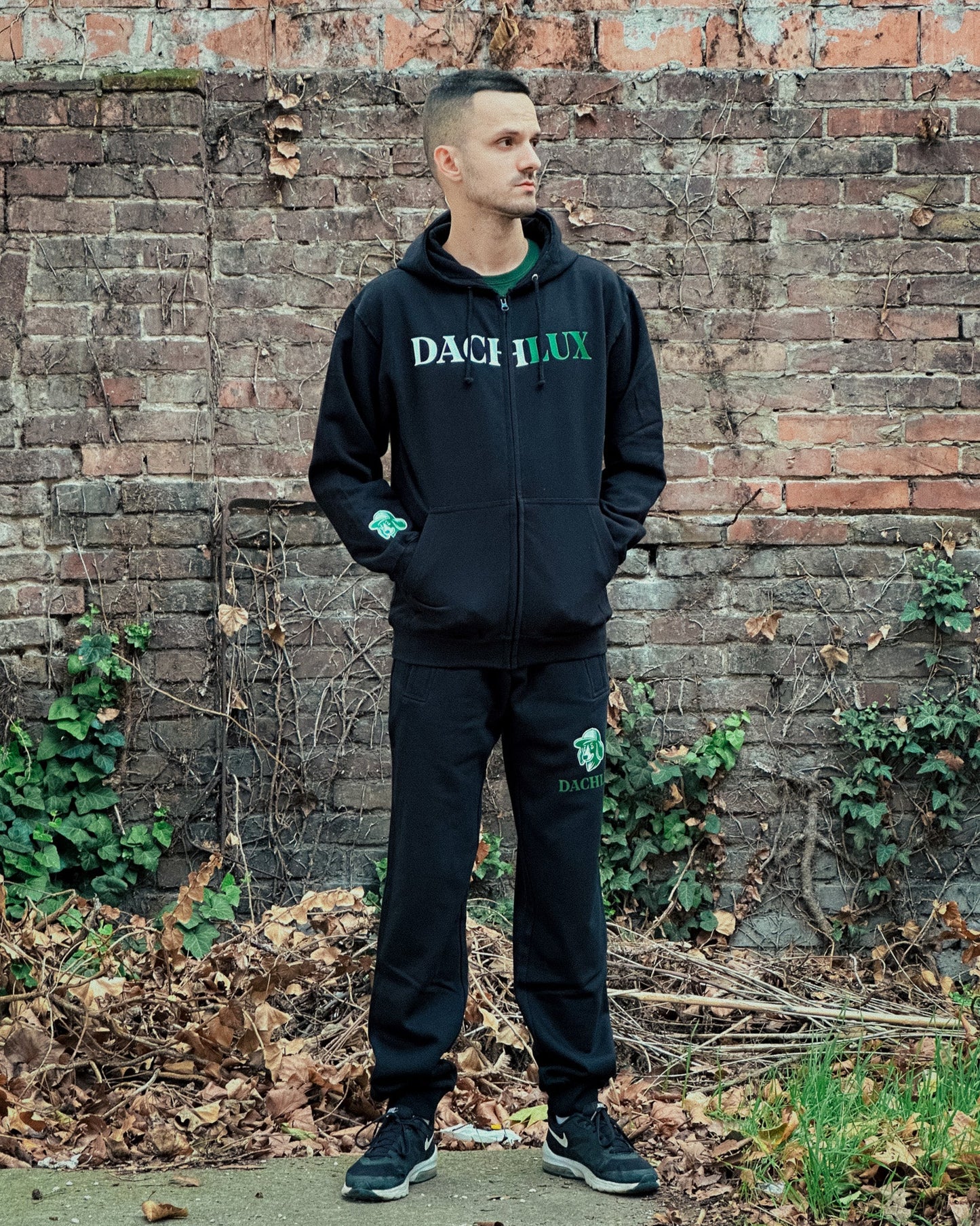 DACHLUX - BLACK JOGGING - DACHLUX