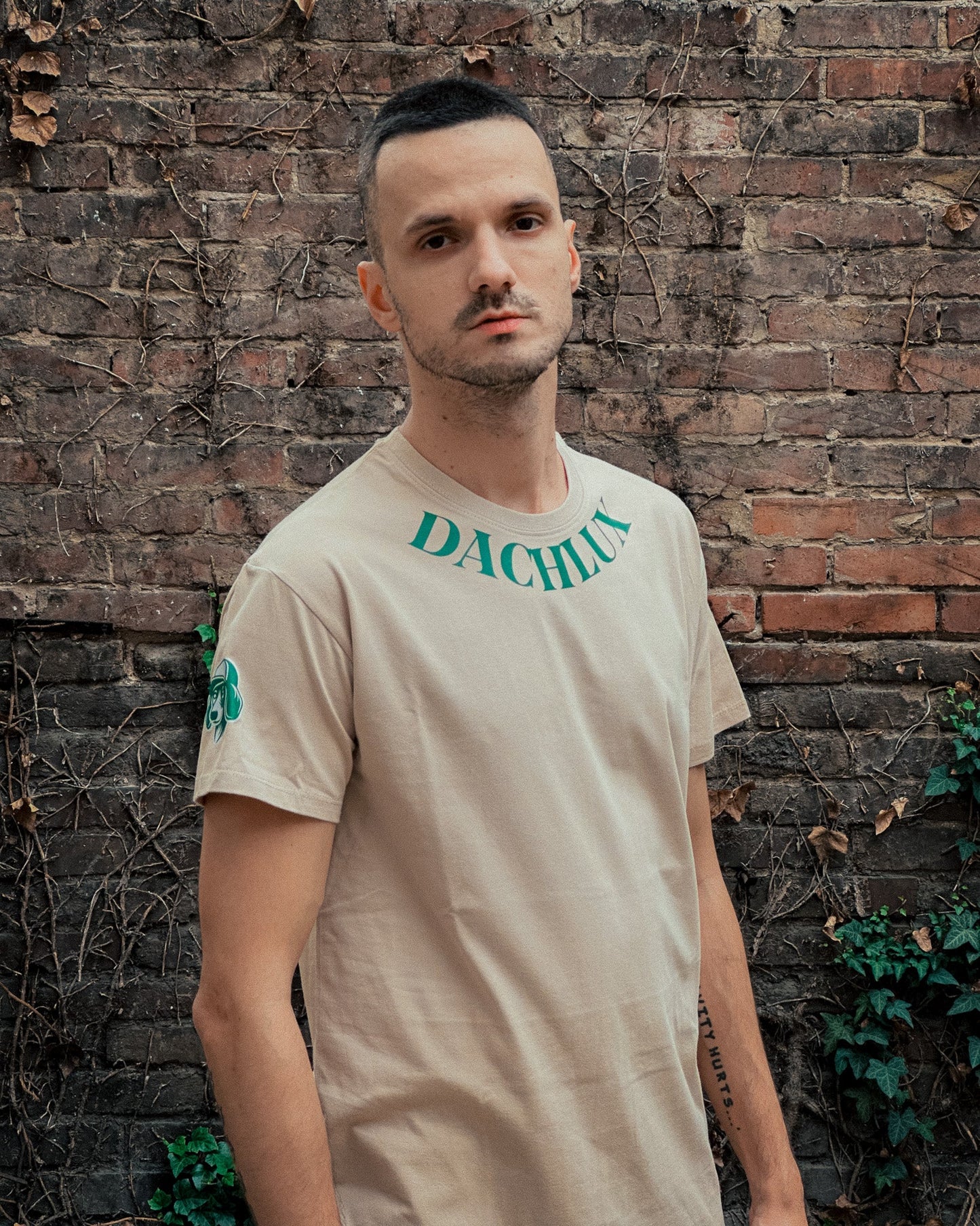 DACHLUX - NECK SIGN - DACHLUX